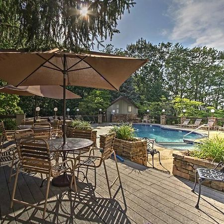 Lux Retro Getaway W/ Ober & Smoky Mtn Views! Βίλα Gatlinburg Εξωτερικό φωτογραφία